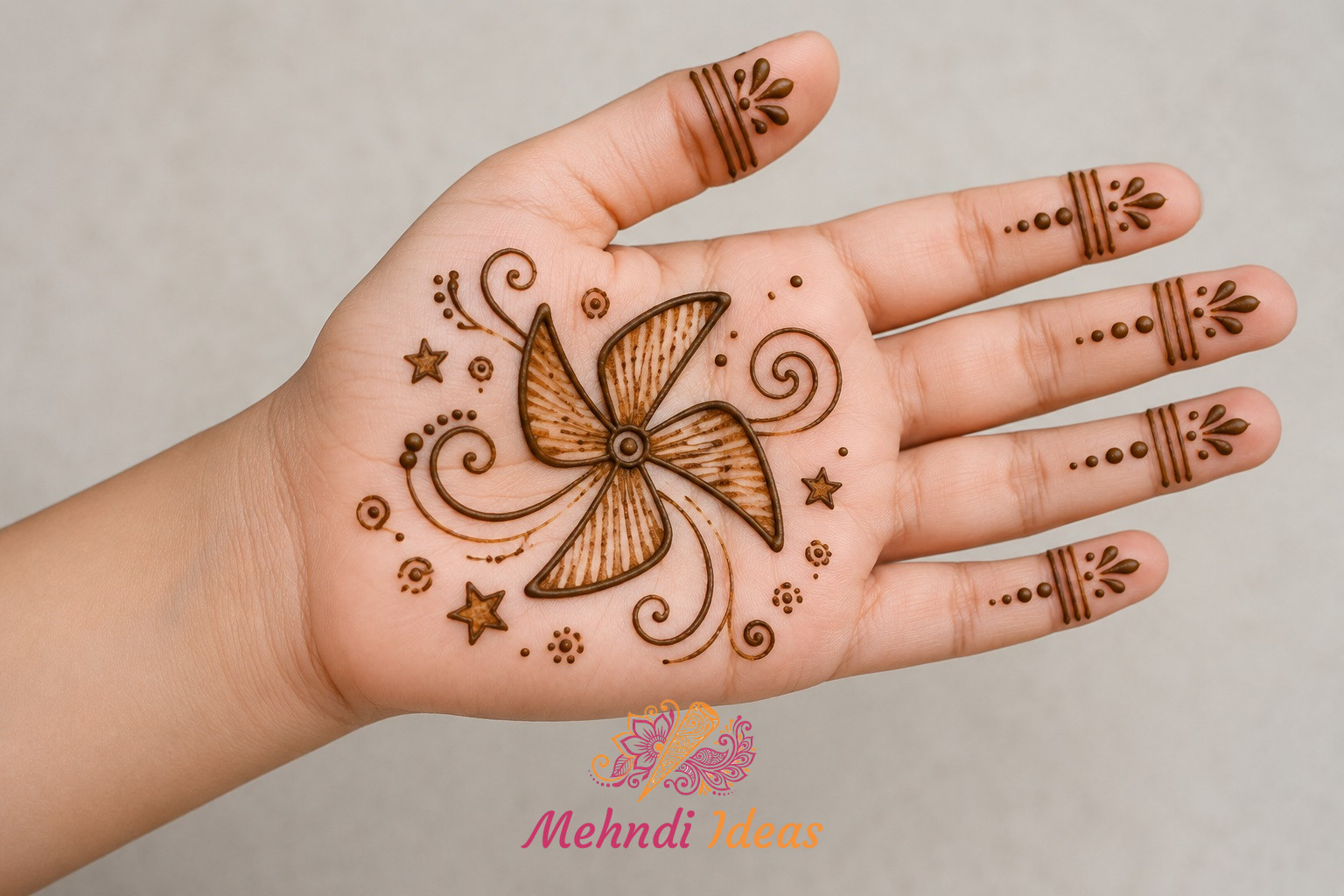 11 Sal Ke Bacchon Ki Mehndi Design में पेपर विंडमिल फ्रंट हैंड मेहंदी डिज़ाइन