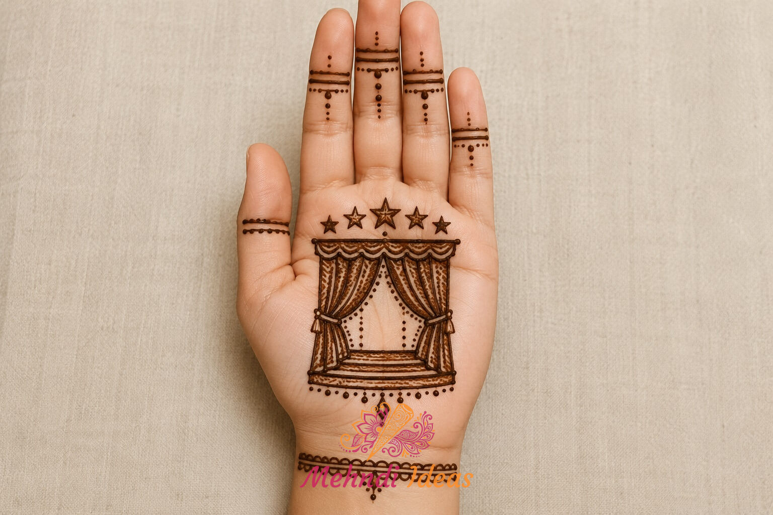 11 Sal Ke Bacchon Ki Mehndi Design में रंगमंच पर्दा थीम फ्रंट हैंड मेहंदी डिज़ाइन