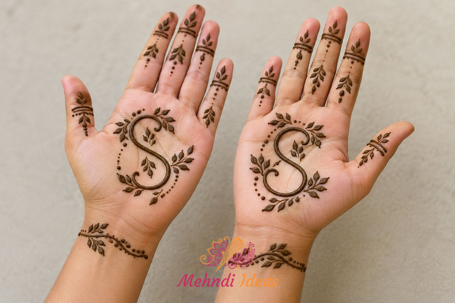 S Letter Mehndi Designs की आसान सेमी-फिल्ड फ्रंट हैंड मेहंदी